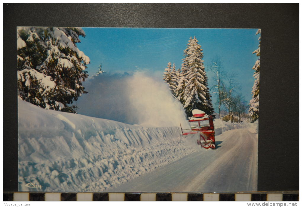 NEIGE ET SOLEIL" - Le Chasse-neige Sur La Route Enneigée - Non Circulée - Trucks, Vans &  Lorries