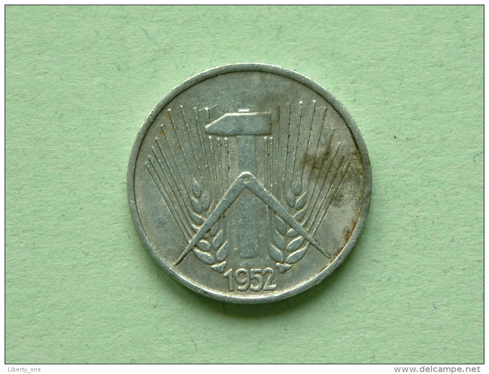 1952 A - 1 Pfennig / KM 5 ( For Grade, Please See Photo ) ! - 1 Pfennig