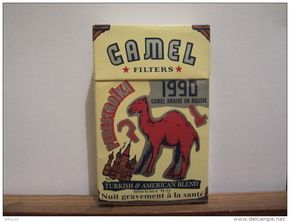 PAQUET VIDE 1990 CAMEL ARRIVE EN RUSSIE - Etuis à Cigarettes Vides