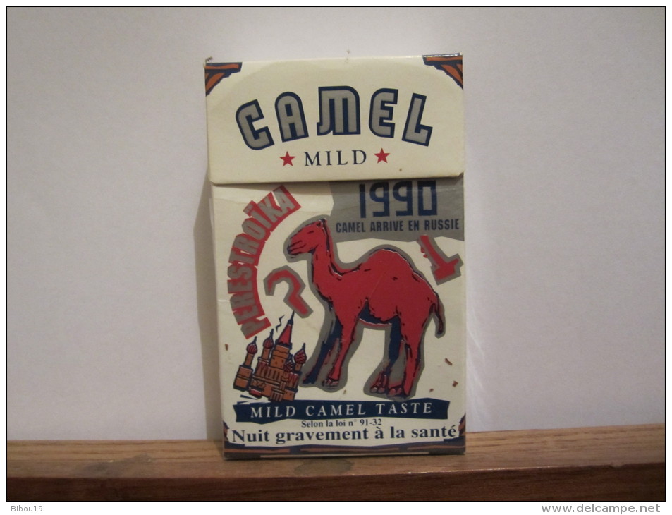 PAQUET VIDE 1990 CAMEL MILD ARRIVE EN RUSSIE. - Etuis à Cigarettes Vides