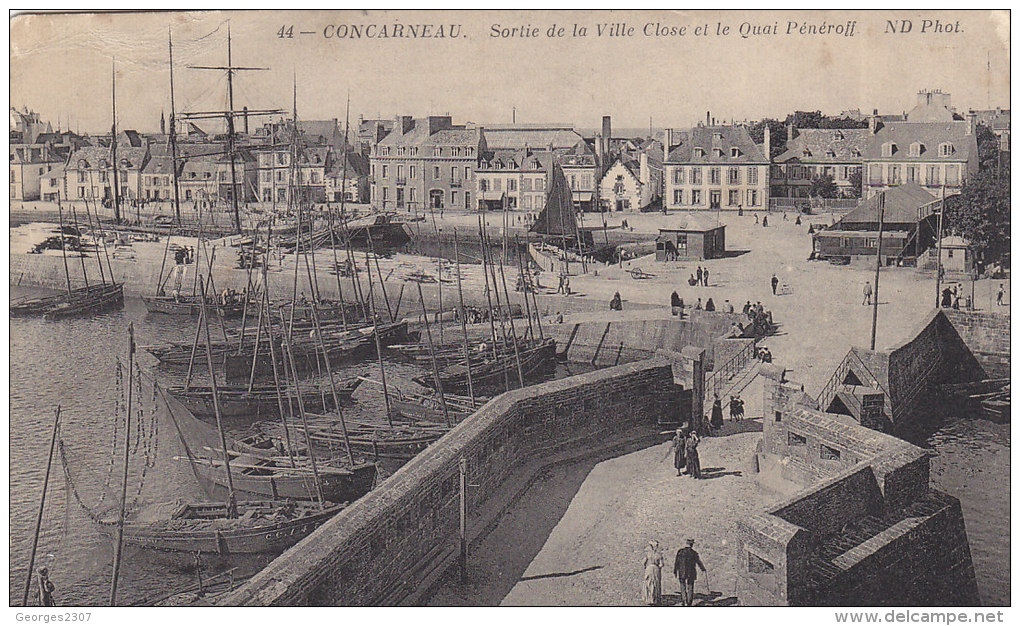 CPA CONCARNEAU-sortie De La Ville Close Et Le Quai Pénéroff- RECTO/VERSO - Concarneau