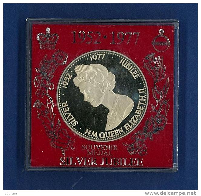 MEDAGLIA - 1952 - 1977 - SILVER JUBILEE - ANNO 1977 - H.M. QUEEN ELISABETH II - PROOF EDITION - Monarchia/ Nobiltà