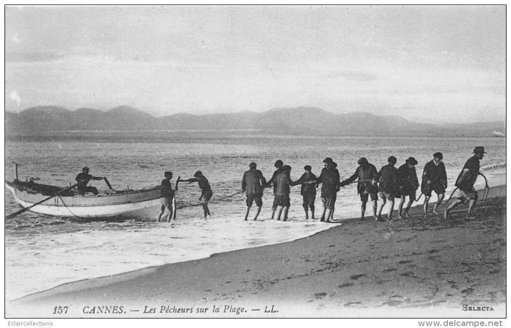 Cannes    06    Pêcheurs Sur La Plage - Cannes