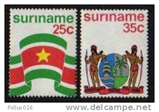 Surinam / Suriname 1976 Flag And Arm Of Surinam MNH - Postzegels