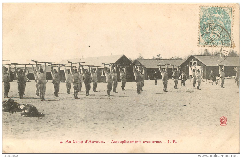 CAMP D'AUVOURS ASSOUPLISSEMENTS AVEC ARME - Manovre