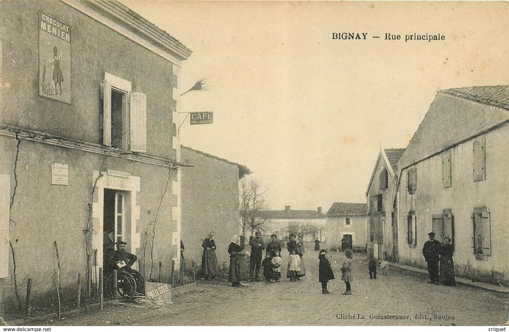 Cpa 17 Bignay, Rue Principale, Animée, Homme En Fauteuil Roulant, Pub Pneu Soly, Plaque Chocolat Menier... - Sonstige & Ohne Zuordnung