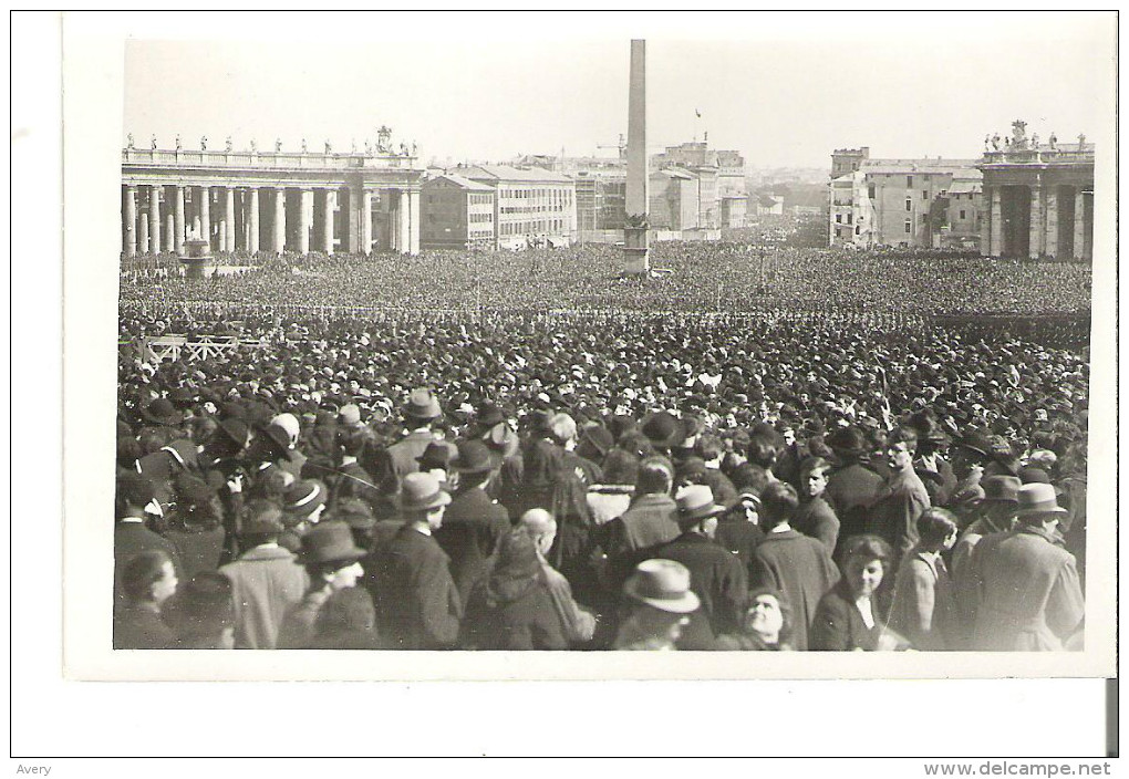 The Vatican  St. Peter´s Square  No Identification  Real Photo - Vatican