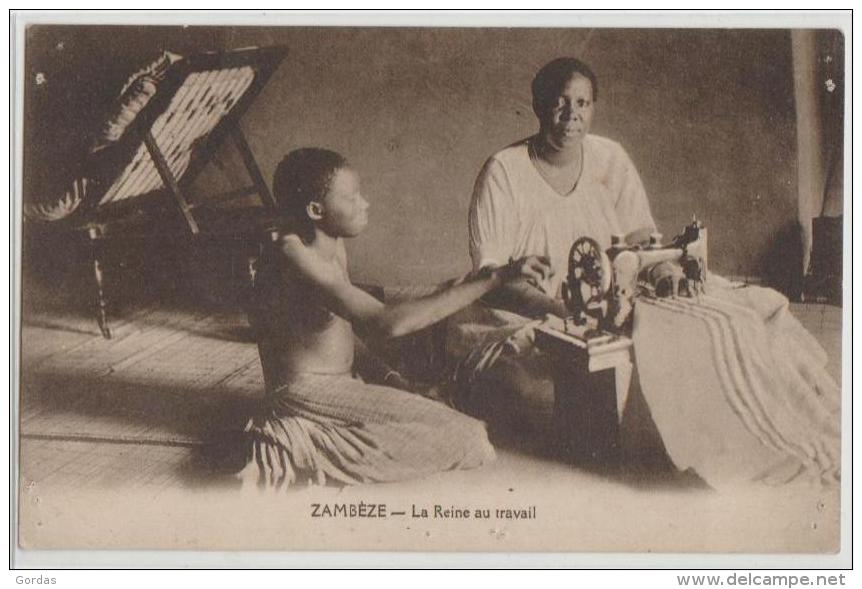 Zambia - Zambeze - Nude - La Reine Au Travail - Royal Family - Exposition Coloniale Internationale - Zambia