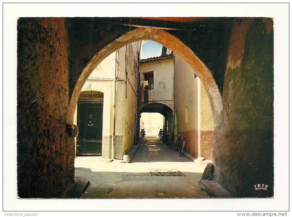 Cp, 06, Le Viel Antibes, Rue Des Arceaux, Voyagée 1971 - Antibes - Old Town