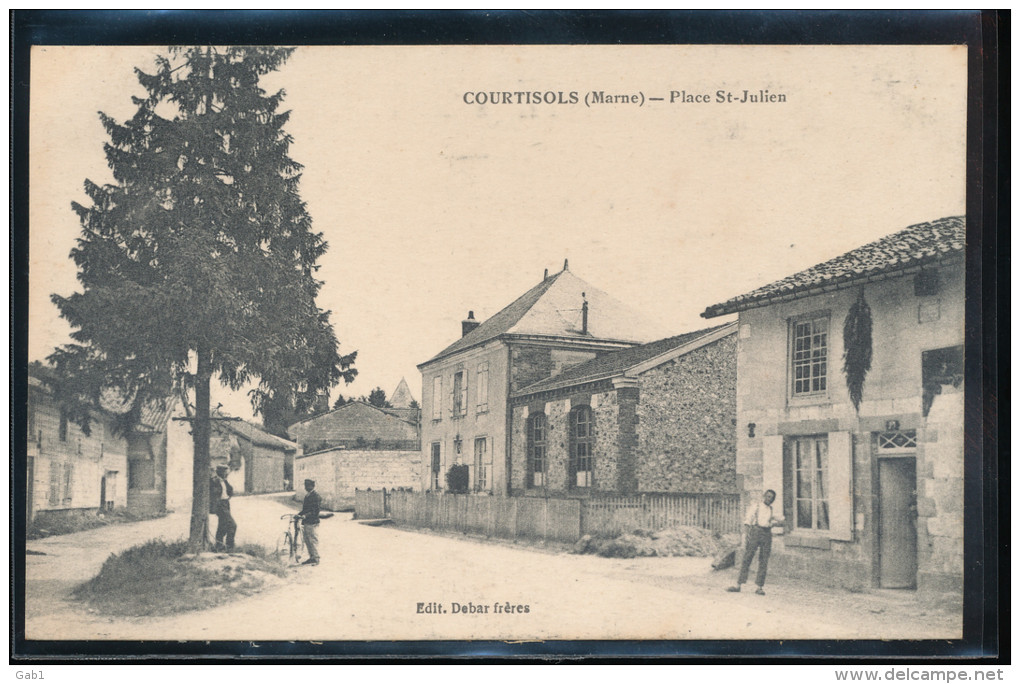 51 --- Courtisols --- Place St - Julien - Courtisols