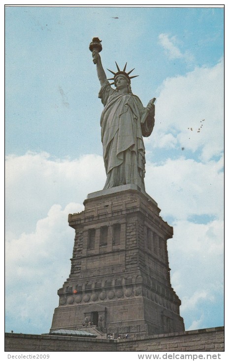 BF603 Statue Of Liberty  New York City    2 Scans - Statue De La Liberté