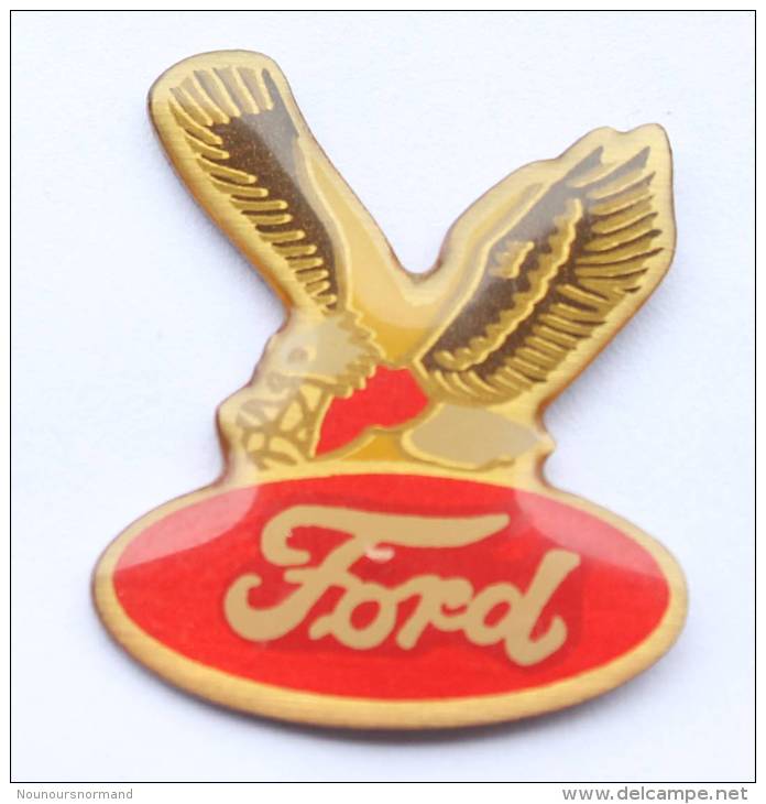 Pin's  FORD - Le Logo Rouge - Aigle Ailes Déployées  - D133 - Ford