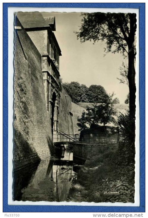 18 - (80) Cpsm Pf   Péronne (somme)  Porte De Bretagne  Vue Extérieure - Peronne