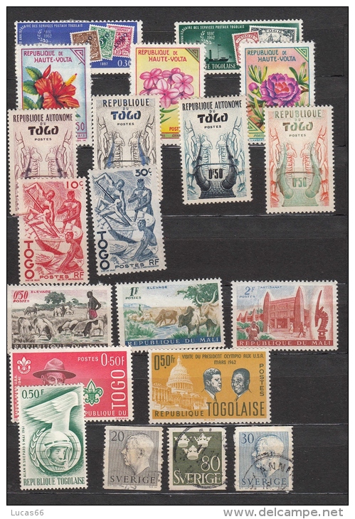 COLLEZIONE MISTA SU ALBUM POLARIS Piu' Di 400 FRANCOBOLLI - MIXED COLLECTION MORE THAN 400 STAMPS CA. - Verzamelingen (in Albums)