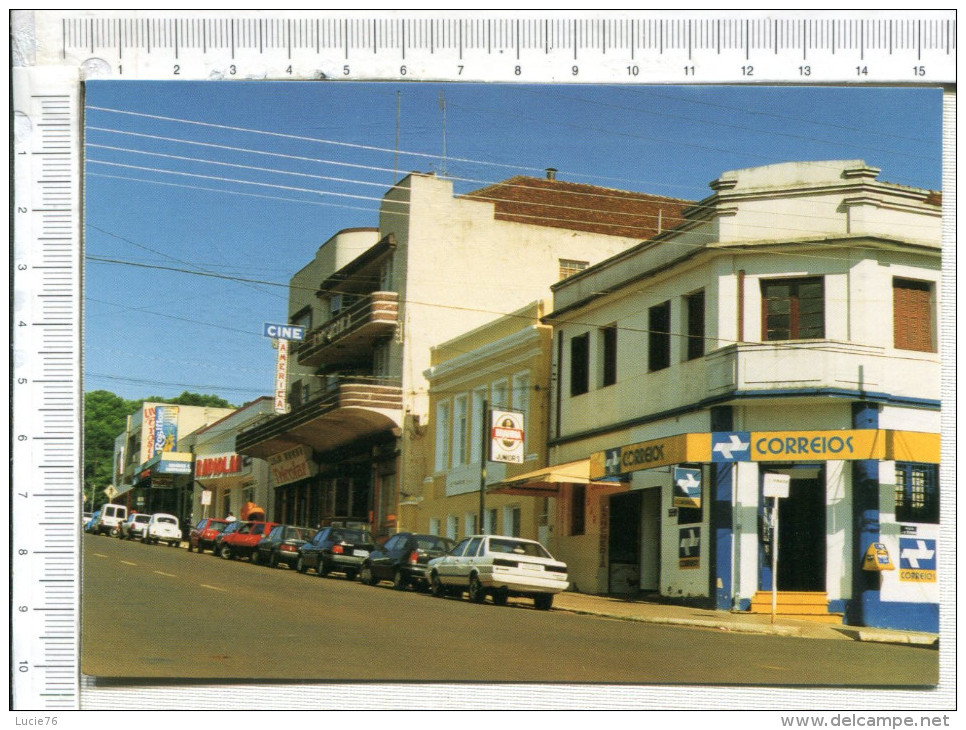 BRASIL   -   IJUI - COLMEIA DO TRABALHO   -  Rio Grande Do Sul  -  Rua Do Comercio - Véhicules Anciens - Otros