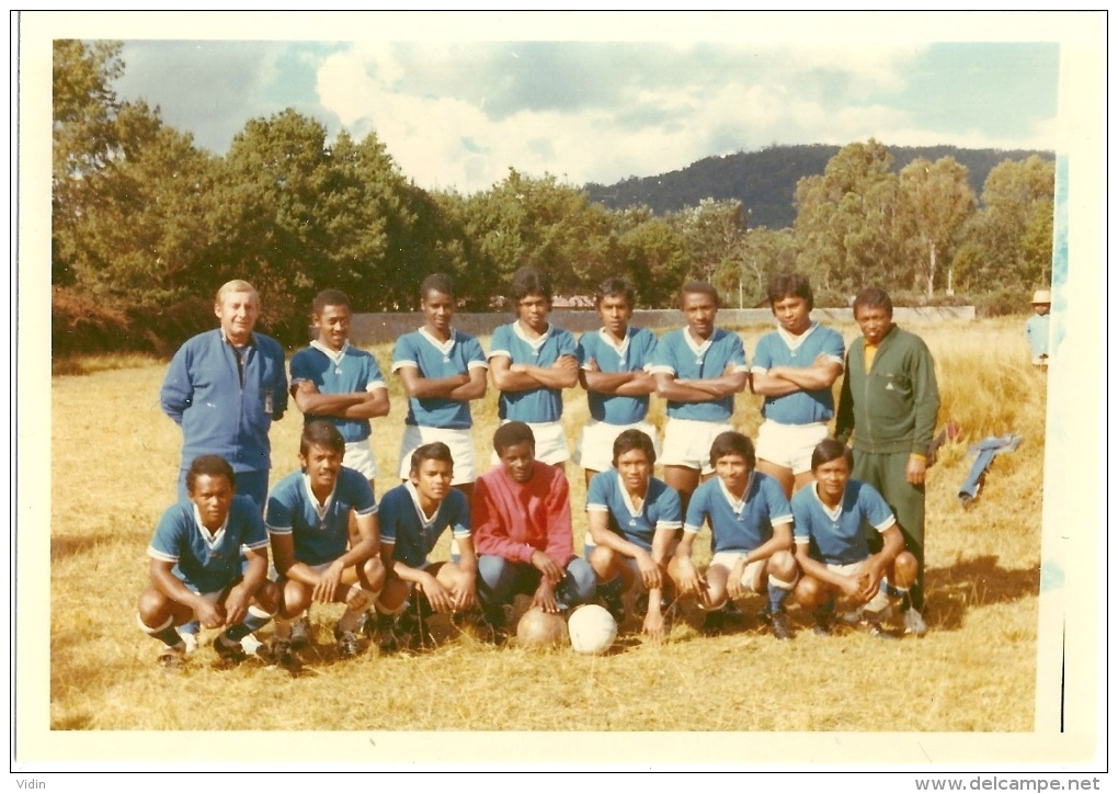 Photo Equipe De Football Madagascar 1972 - Sports