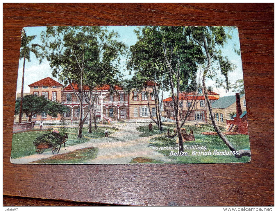 Carte Postale Ancienne : BELIZE : Government Buildings - Belize