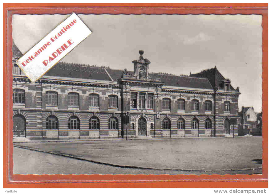 Carte Postale 59. Saint-Pol-sur-mer Prés Dunkerque école Anatole France  Place Carnot  Trés  Beau Plan - Saint Pol Sur Mer