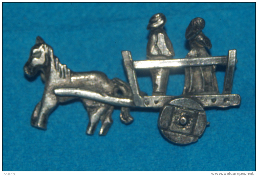 BROCHE En ARGENT CHARIOT PAYSAN ANE CHEVAL Rentrant Des Champs - Brooches