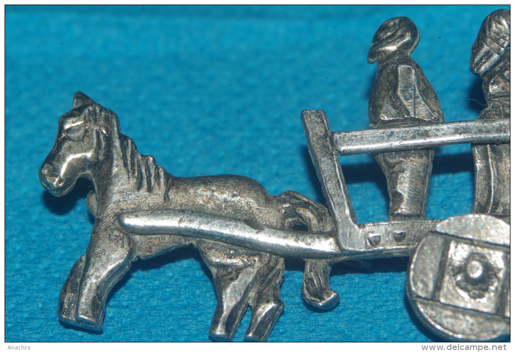 BROCHE En ARGENT CHARIOT PAYSAN ANE CHEVAL Rentrant Des Champs - Brooches