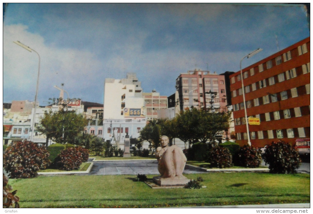 Puerto De La Luz Monumento A La Madre Canaria - La Palma