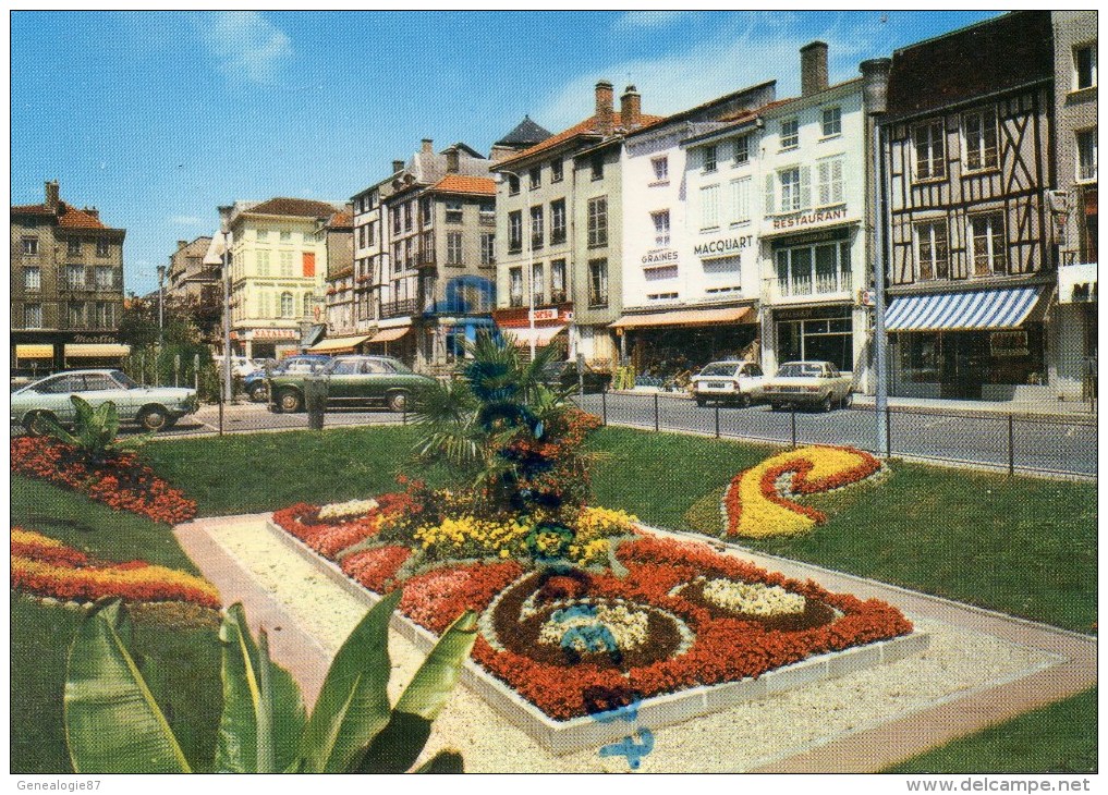 51 - CHALONS SUR MARNE - LA PLACE DE LA REPUBLIQUE - MACQUART - Châlons-sur-Marne