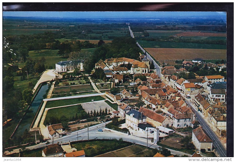 FLOGNY LA CHAPELLE - Flogny La Chapelle