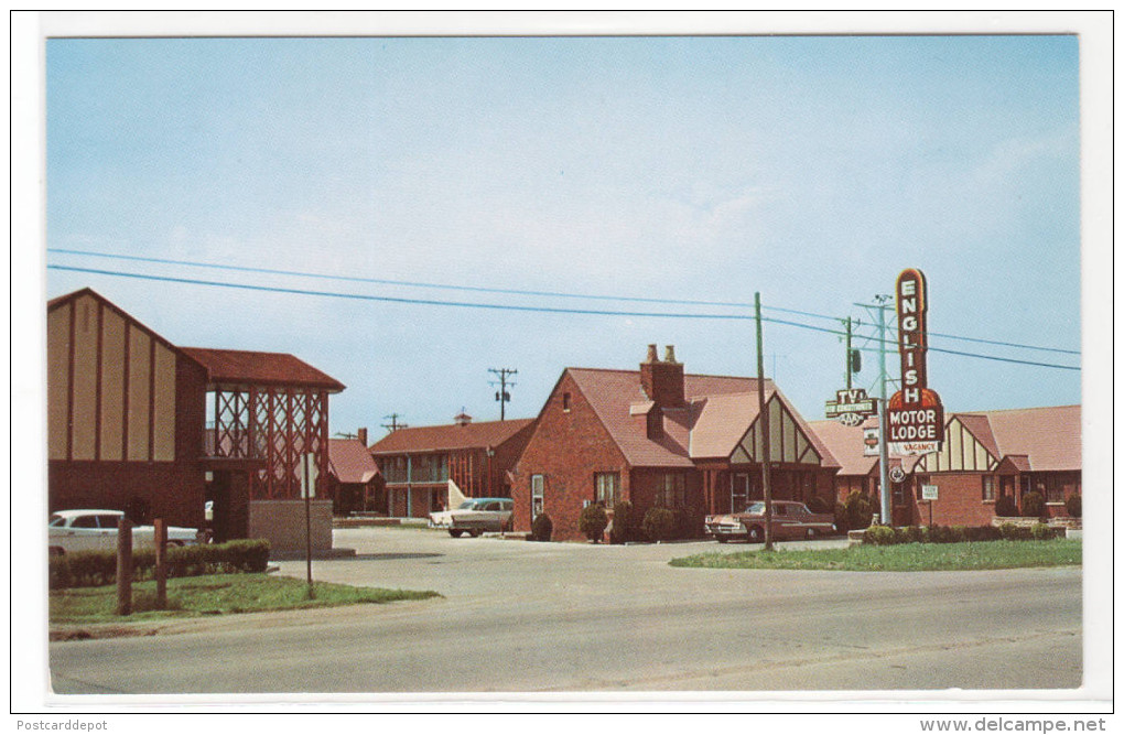 English Village Motor Lodge Wichita Kansas Postcard - Wichita