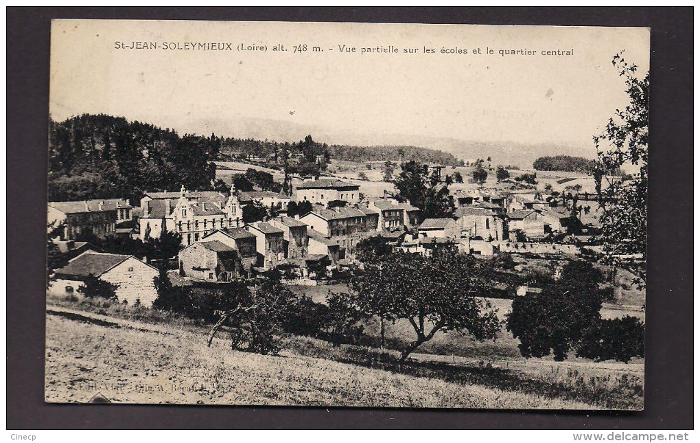 CPA 42 - SAINT-JEAN-SOLEYMIEUX - Vue Partielle Sur Les écoles Et Le Quartier Central - TB Plan D'un Quartier Du Village - Saint Jean Soleymieux