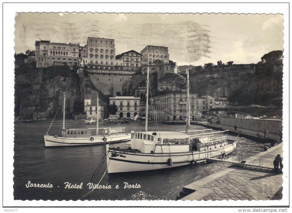 233/500 - SORRENTO , HOTEL VITTORIA . Viaggiata Nel 1956 - Altri & Non Classificati