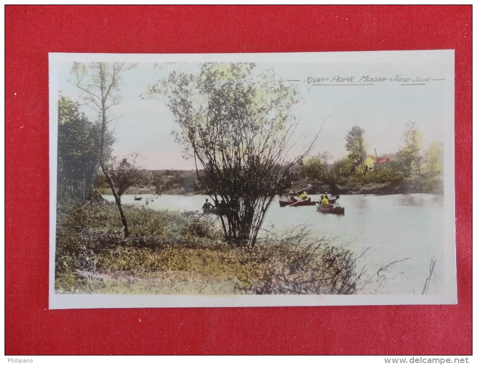 RPPC -- Color Tinted  --- River Park  Moose Jaw  Sask  Not Mailed  Ref 1153 - Autres & Non Classés