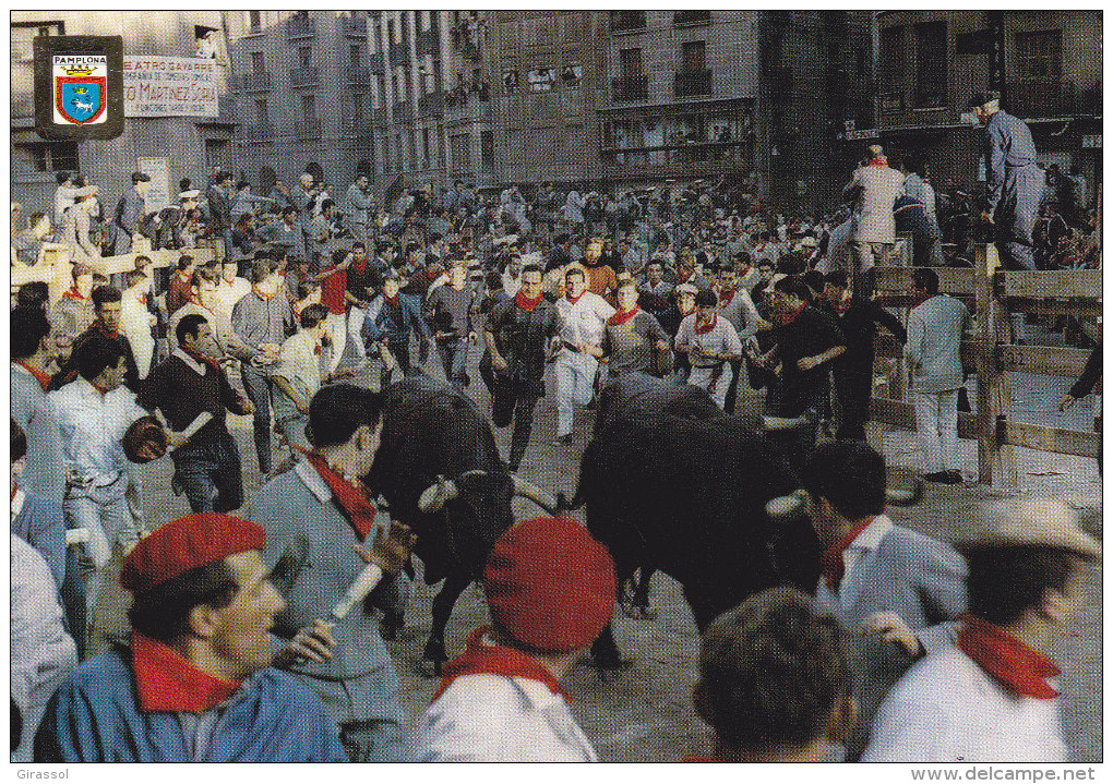 CPSM PAMPLONA GARCONS COURANTDANS LA RUE APRES TAUREAUX ANIMATION - Tauri