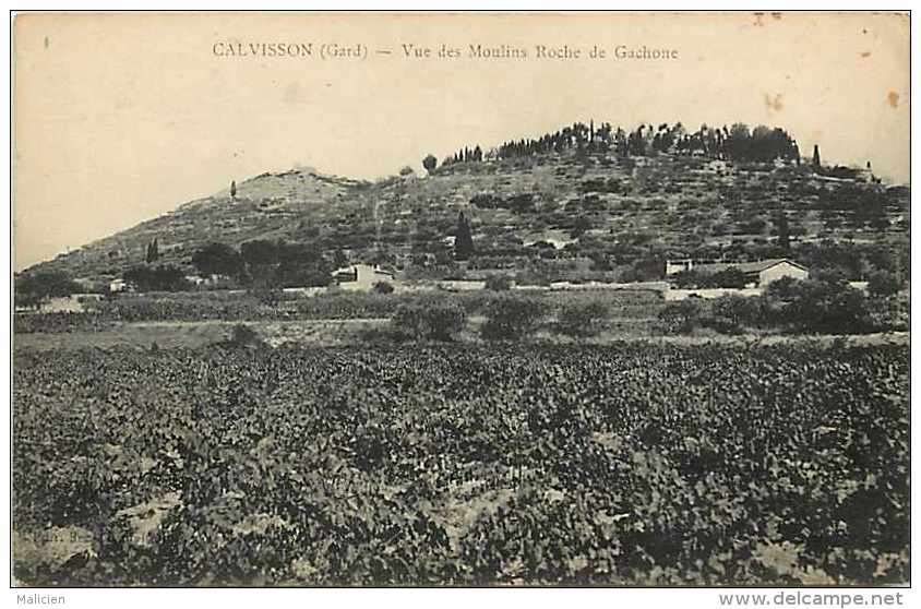 Depts Div- Gard -ref K699- Calvisson - Vue Des Moulins Roche De Gachone  - Carte Bon Etat - - Sonstige & Ohne Zuordnung