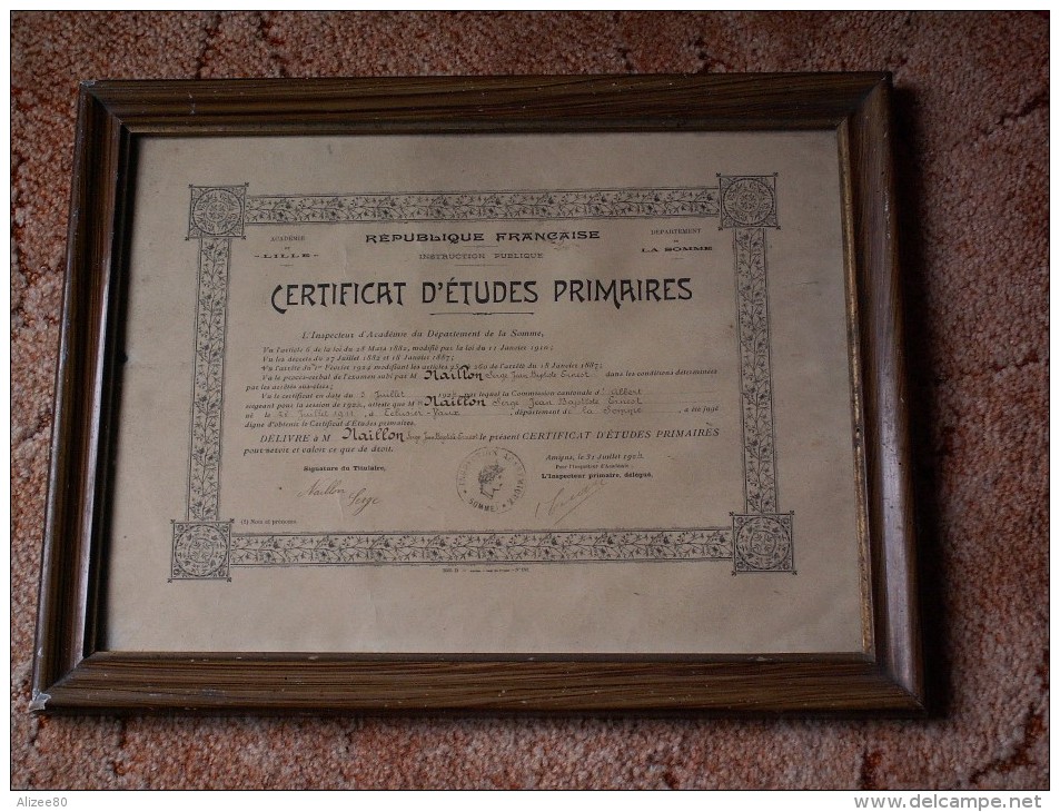 ""  CERTIFICAT  D ' ETUDES  PRIMAIRES  DANS  SON  CADRE  D ' ORIGINE  "" Format 42 X 32 - Diplomi E Pagelle