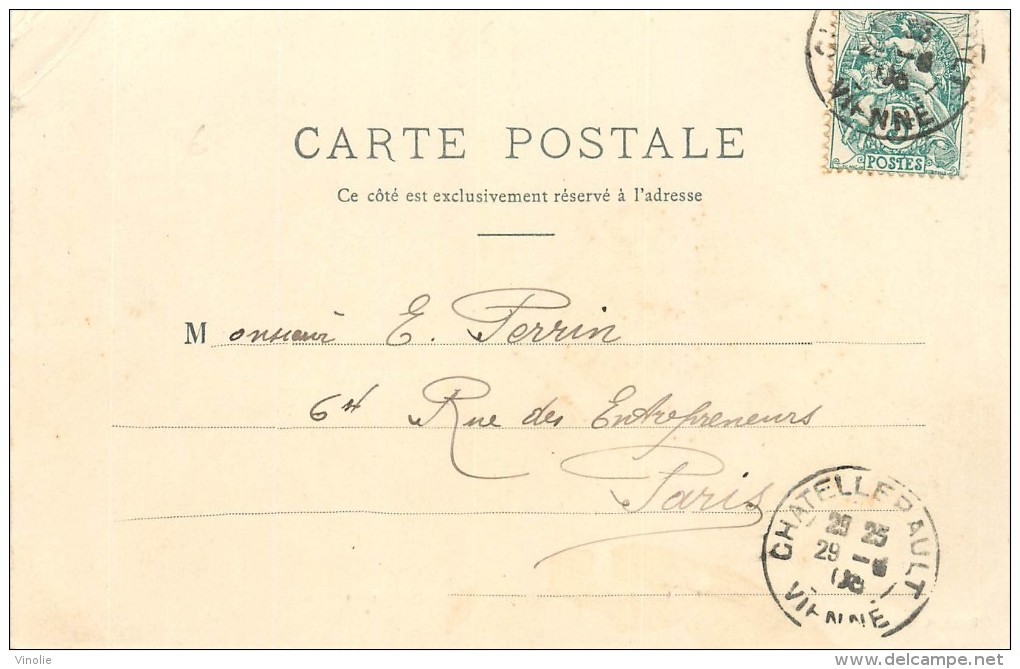 Réf : RY-13-1631 :   Chatellerault  Caserne - Chatellerault