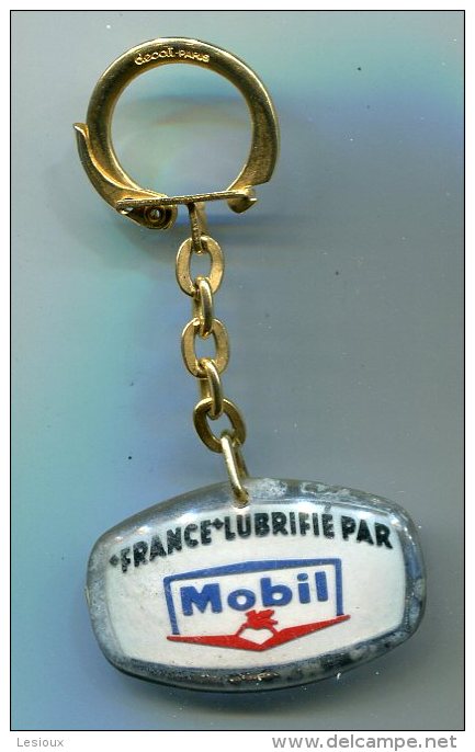 143 - PORTE CLE STYLE BOURBON N° 2 PAQUEBOT FRANCE CIE TRANSATLANTIQUE LUBRIFIE PAR MOBIL - Porte-clefs