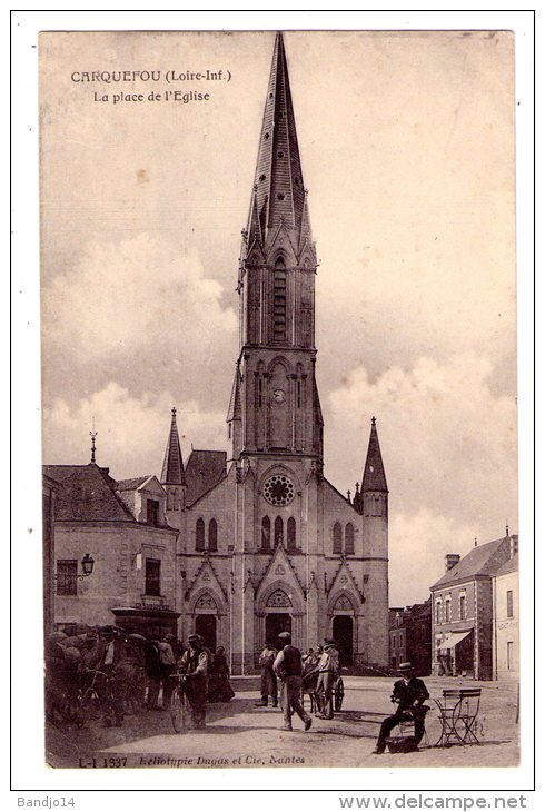 Carquefou - La Place De  L'Eglise - Scan Recto-verso - Carquefou