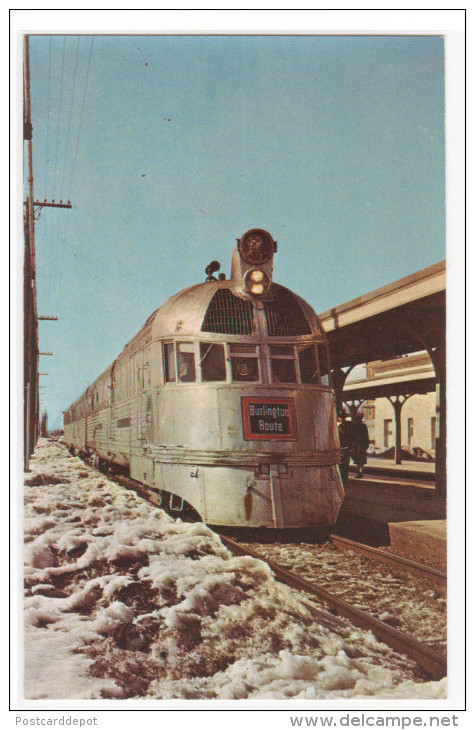 Burlington Zephyr Railroad Train Lincoln Nebraska Postcard - Trains