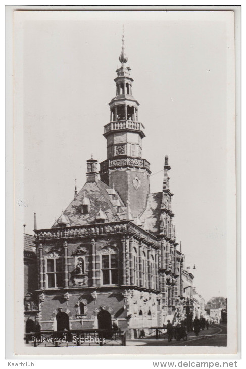 Bolsward - Stadhuis ; Straatscene, Fiets   - Holland/Nederland - Bolsward