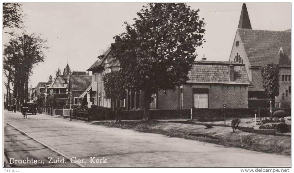 Drachten-Zuid - Ger. Kerk ; Straatscene , Auto, Fiets En Trambaan V.d. Drachtster Tram - 1955 - Holland/Nederland - Drachten