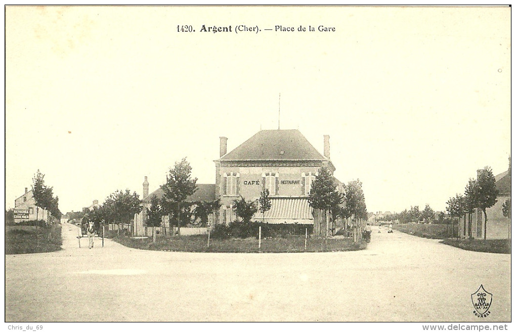 Argent Place De La Gare Cafe Restaurant - Argent-sur-Sauldre