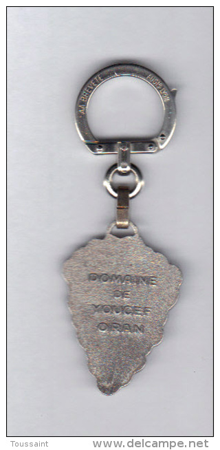 Porte Clefs: Le Pacha, Grand Vin Selectionne, Domaine De Youcef, Oran, Algerie, Augis (14-493) - Porte-clefs