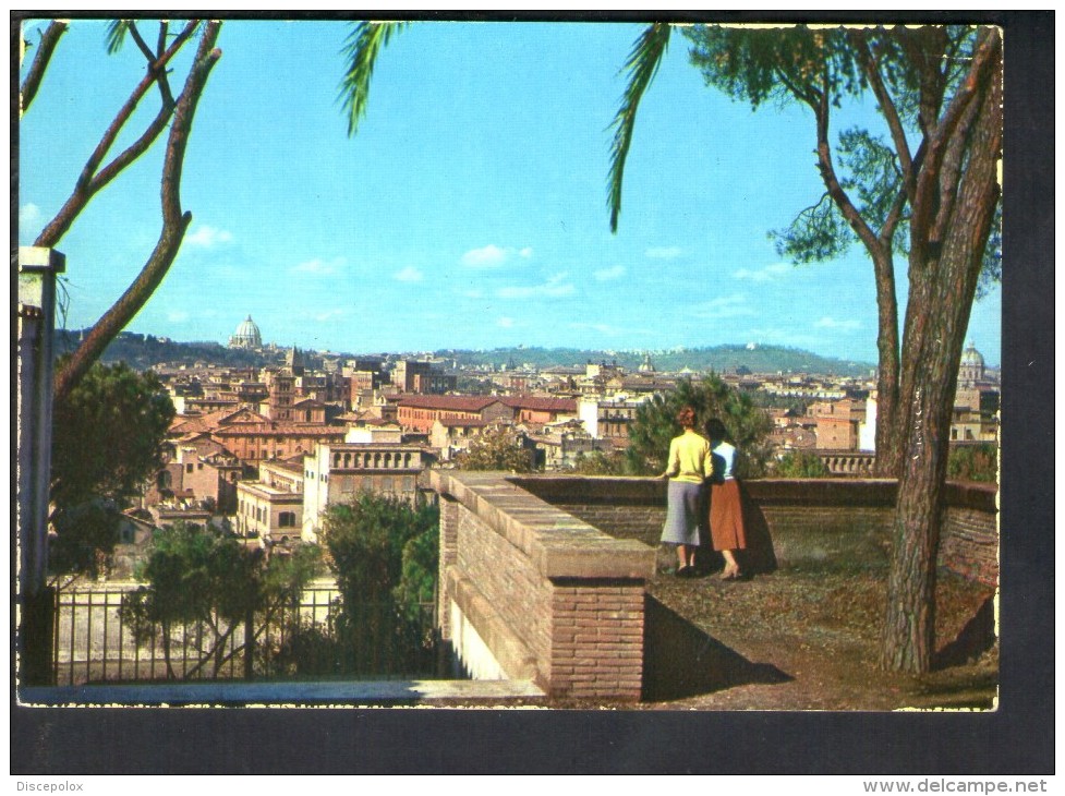 L1358 Roma ( Rome, Italy ) Panorama Dal Colle Palatino Con Coppia, Couple, Pair - GEB/FUD - Panoramische Zichten, Meerdere Zichten