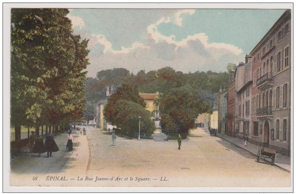 Epinal -  La Rue Jeanne D'Arc Et Le Square - Epinal