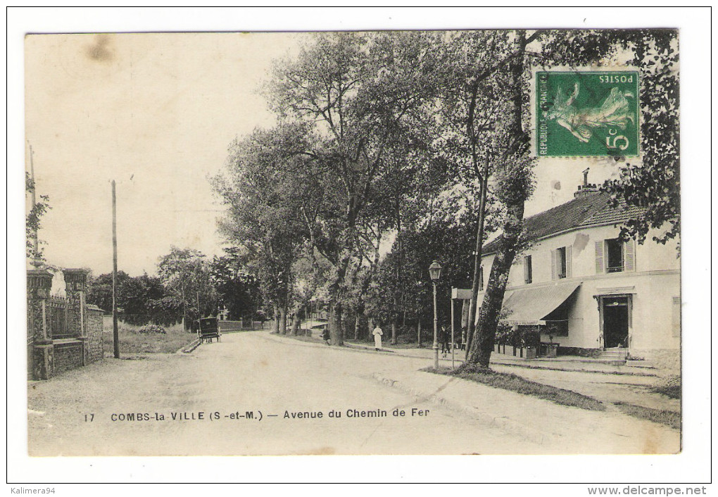 SEINE-ET-MARNE  /  COMBS-la-VILLE  /  AVENUE  DU  CHEMIN  DE  FER   ( Pas Vu Sous Cet Angle ! ) /  Edit.  MALARD - Combs La Ville