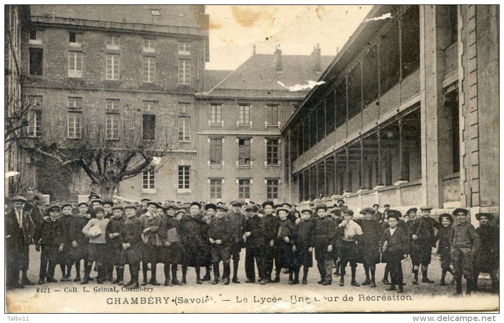 Chambery - Le Lycée - Une Cour De Récréation - Chambery