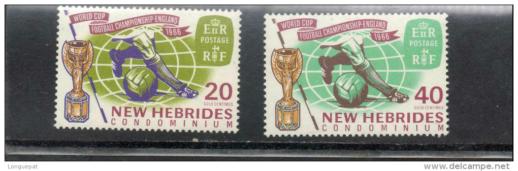 NOUVELLES-HEBRIDES : Coupe Du Monde De Football : Coupe, Ballon, Jambes De Joueur - Légende En Anglais - - Unused Stamps