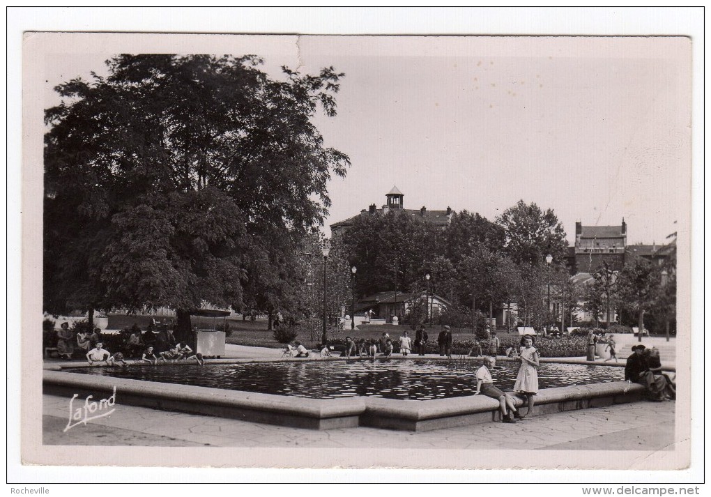 42-FIRMINY-Le Bassin Du Jardin Public-Animée- Cpsm 1952 - Firminy