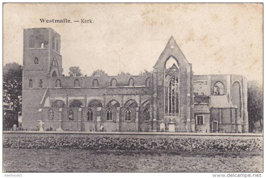 AZE39/  1914-1918  Westmalle Kerk (gebombardeerd) Voor Pensionaat Zwijndrecht (met Vlucht Van Vader Naar Amsterdam) - Malle