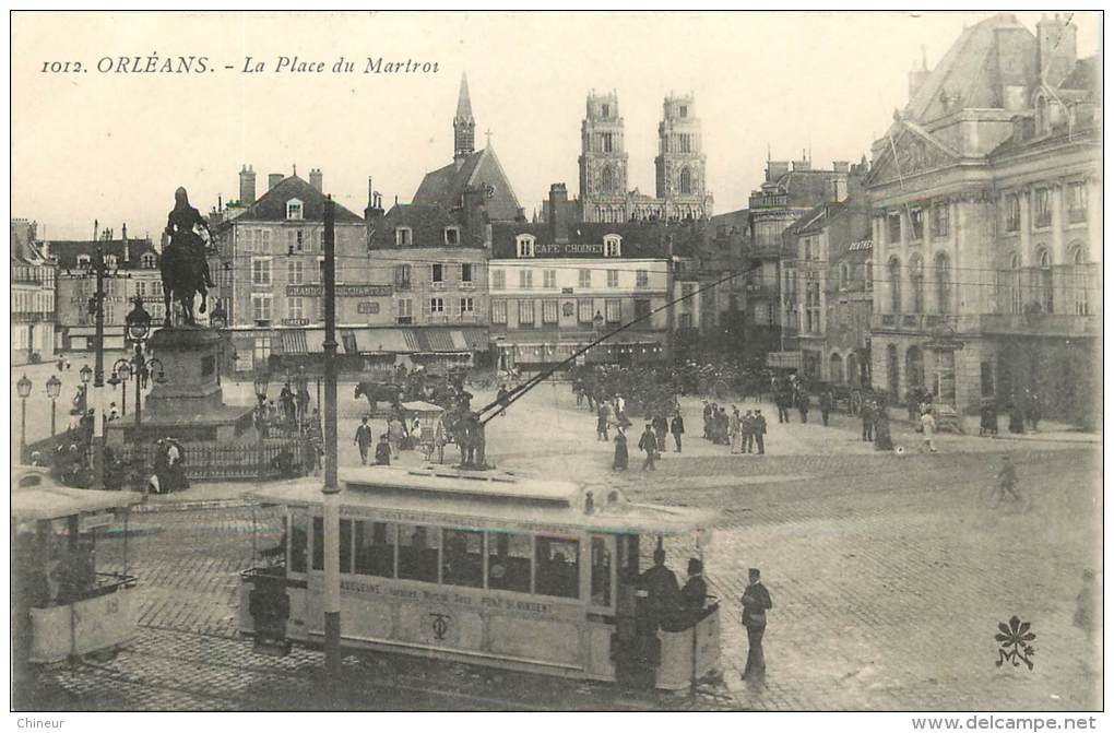 ORLEANS LA PLACE DU MARTROI TRAMWAY GROS PLAN - Orleans